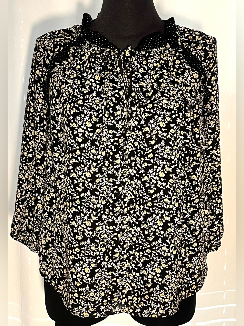 Dalia Black Floral Peasant Blouse with Ruffle Neck size large